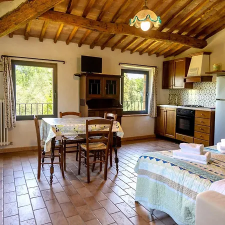 Stunning With Pool For 4 Vakantiehuis Montecchio
