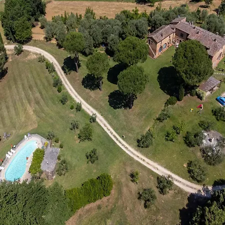 Ferienhaus Stunning With Pool For 4 *