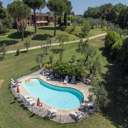 Stunning With Pool For 4 Montecchio