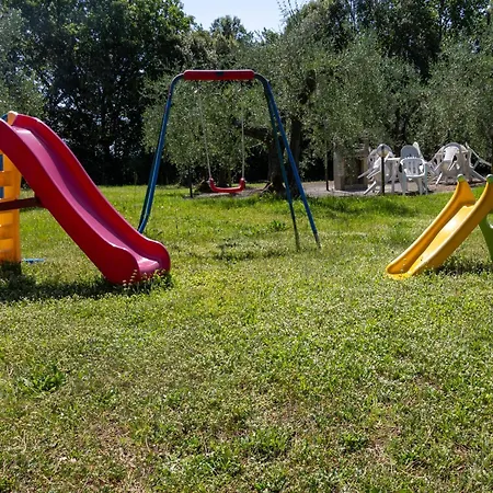 Stunning With Pool For 4 Montecchio